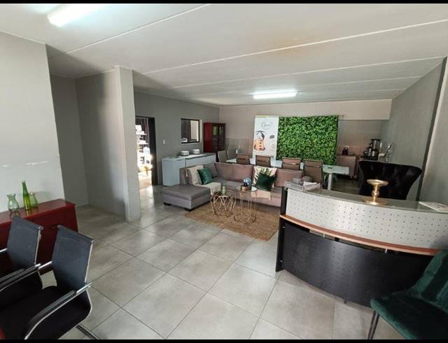 INDUSTRIAL PROPERTY TO RENT IN HALFWAY HOUSE